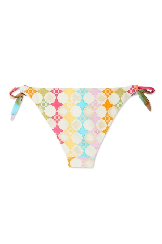 abstract-tie-swim-bottom