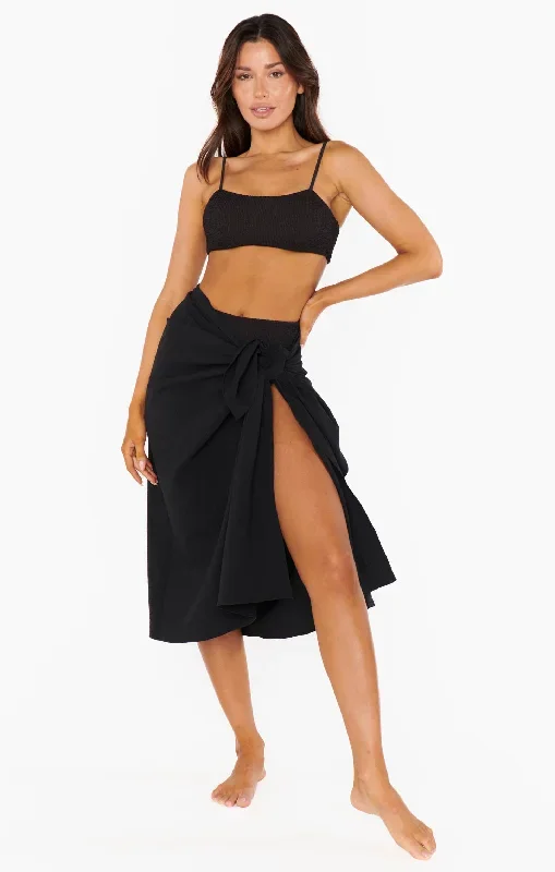 Kiran Sarong ~ Black Crinkle Flow