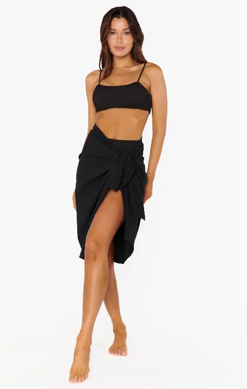 kiran-sarong-black-crinkle-flow