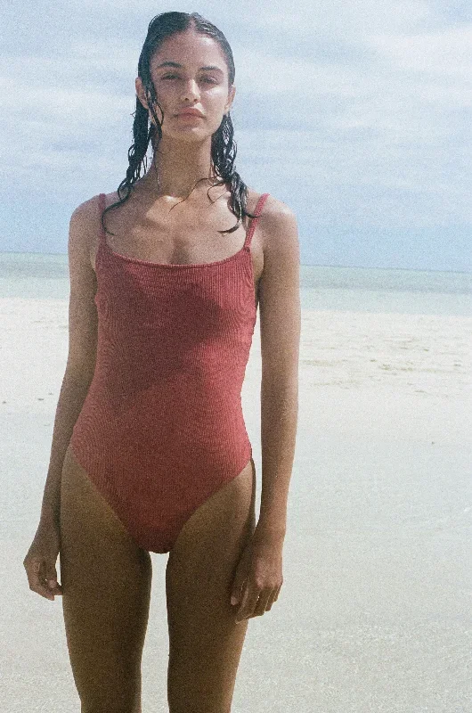 signature-simple-one-piece-earth-red